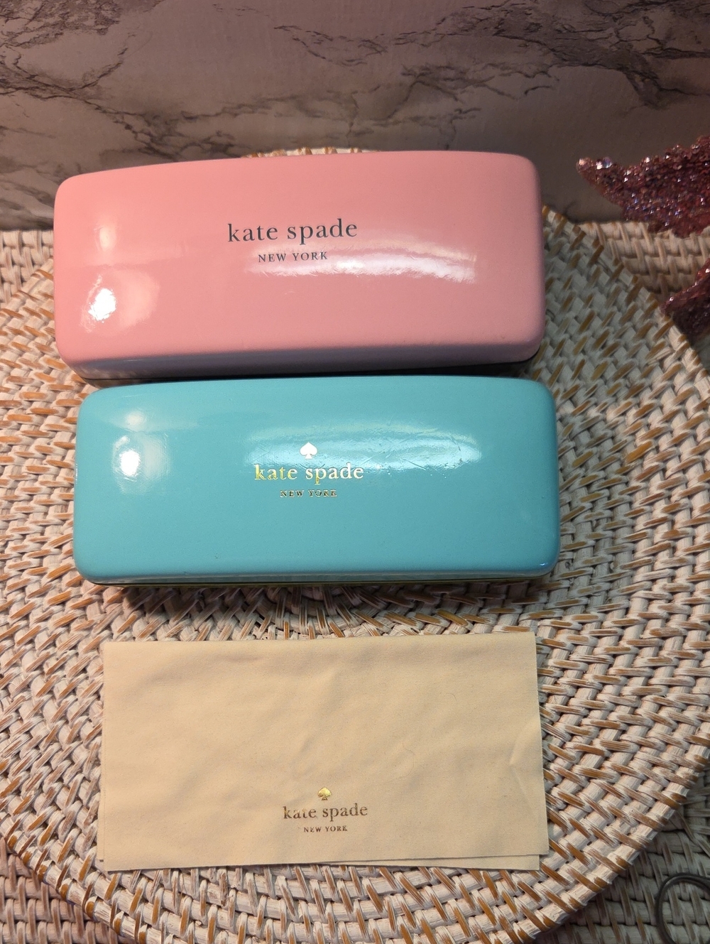 Kate Spade Eye Caseswith 1 Cleaning Cloth